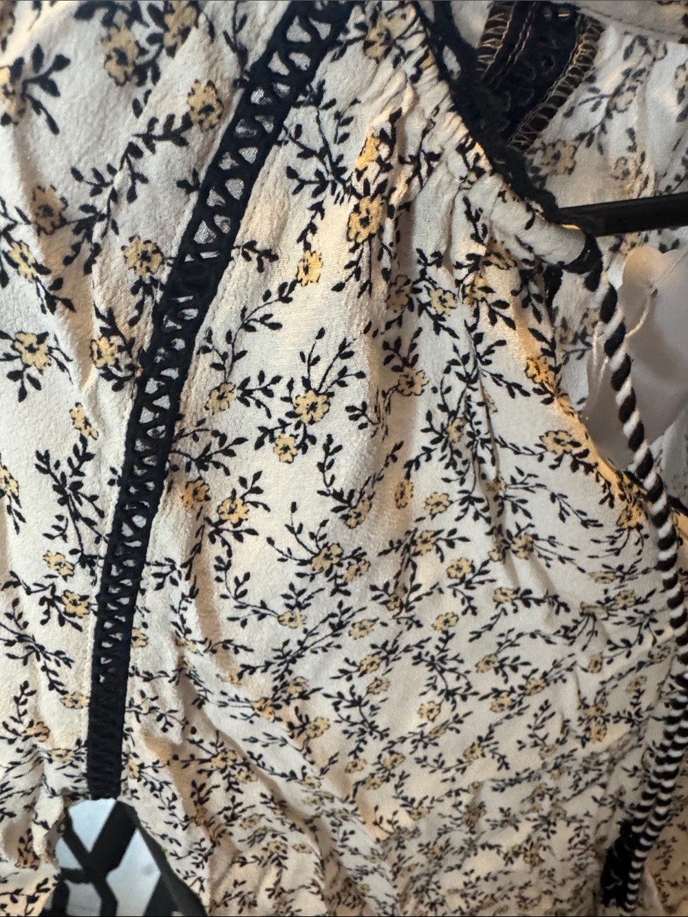 cupcakes & cashmere Floral Peasant Blouse - Picture 3 of 7